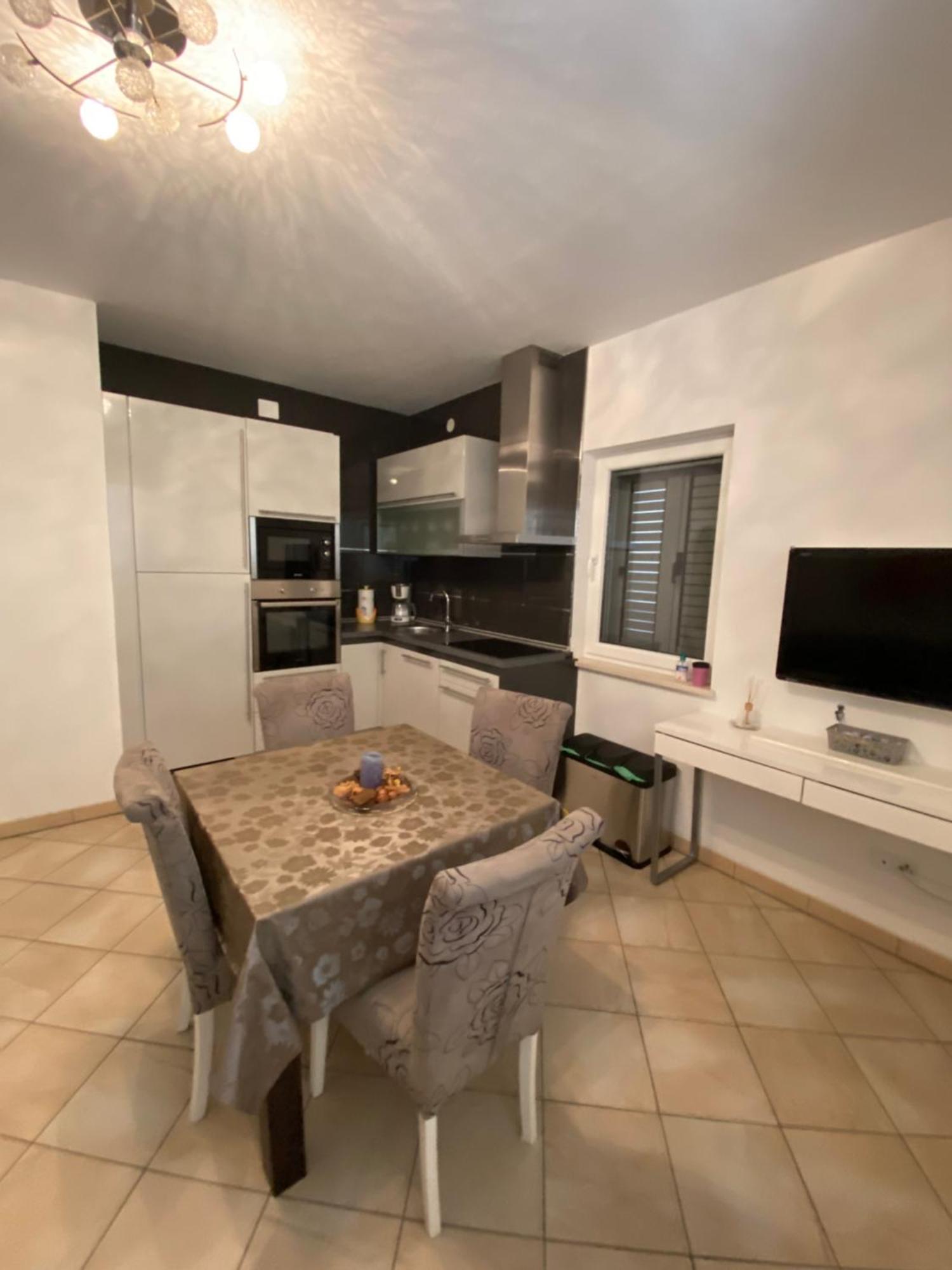 Lovely Croatia Apartment